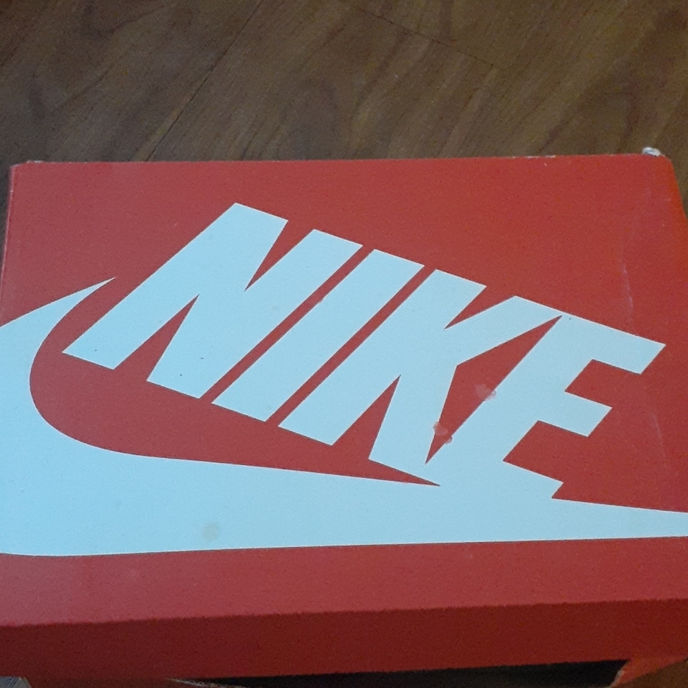 Shoes - Picture 8 of 8